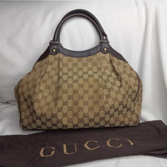Authentic Gucci GG Monogram Supreme Sukey Shoulder Tote Bag - Picture 4 of 10
